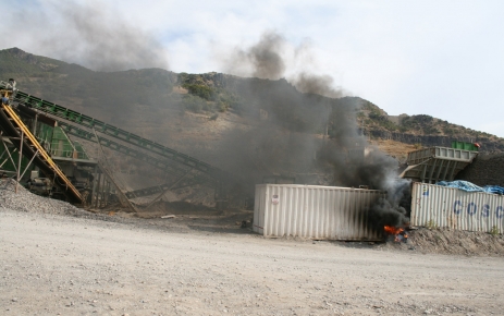 Baraj Protestosunda, Şantiye Konteynırları Ateşe Verildi
