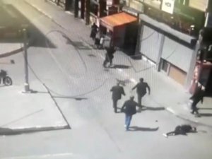 Ağrı’da cadde ortasında silahlı çatışma: 3 yaralı