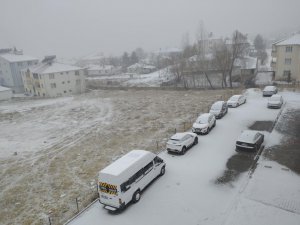 Varto'da beklenen kar yağışı başladı