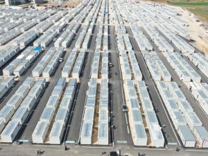 Malatya’da konteyner kentlerde asfaltlama çalışmaları sürüyor