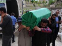 Kemal Gün, oğlunun kemiklerini toprağa verdi