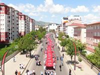 Bingöl’de 200 metrelik Türk bayrağıyla yürüdüler