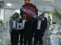 Düğünde damada cenaze töreni düzenlendi, davetliler büyük şaşkınlık yaşadı