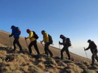 Karslı dağcılar Süphan Dağı’na tırmandı