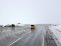Erzincan - Dersim kara yolunda kar ve tipi etkili oldu