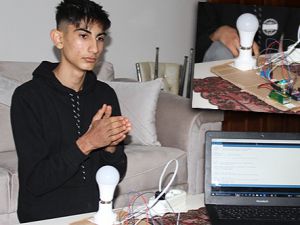 Lise öğrencisi, sese duyarlı lamba geliştirdi