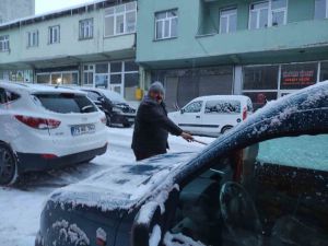 Ardahan'da kar yağışı hayatı olumsuz etkiliyor