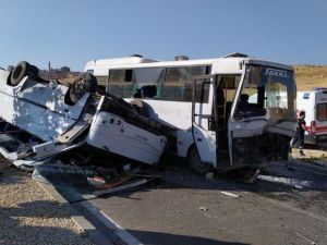 Gaziantep'te işçi servisleri kaza yaptı: 3'ü ağır 22 yaralı