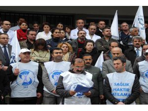 Sağlık çalışanları basın açıklaması yaptı