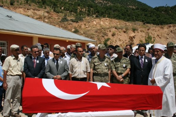 Korucu toprağa verildi galerisi resim 2