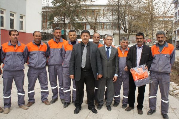 Belediye Personeline Yeni  İş Kıyafeti Dağıtıldı galerisi resim 1