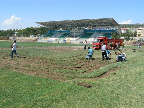 TUNCELİ STADI ZEMİNİ YENİLENİYOR galerisi resim 6