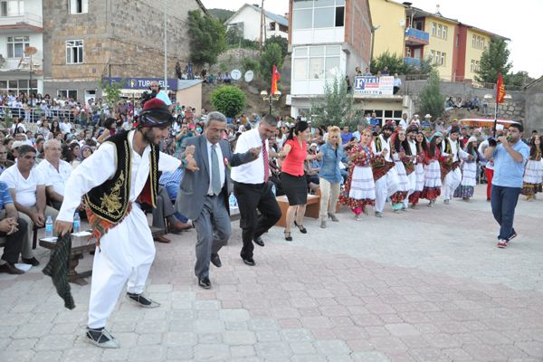Kamer Genç ve Hüseyin Aygün’e protesto galerisi resim 3