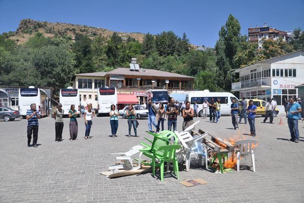 Mağdur Oldukları Gerekçesiyle Yolu Kapattılar galerisi resim 4