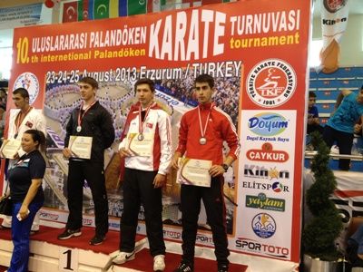Karatecilerden  Madalya  Sevinci galerisi resim 4