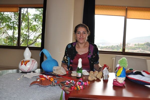 Tuncelili kadınlar taşlardan hediyelik eşya üretiy galerisi resim 5
