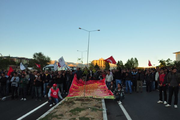 AKSA çalışanlarından yürüyüş galerisi resim 1