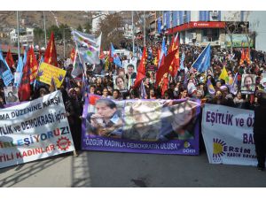 Tunceli'de Kadınlar Yürüyüş Yaptı