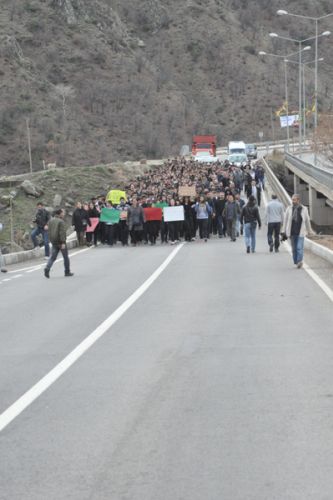 Tunceli'de Liseliler Berkin Elvan için yürüdü galerisi resim 4
