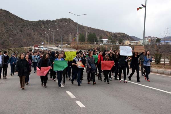 Tunceli'de Liseliler Berkin Elvan için yürüdü galerisi resim 6