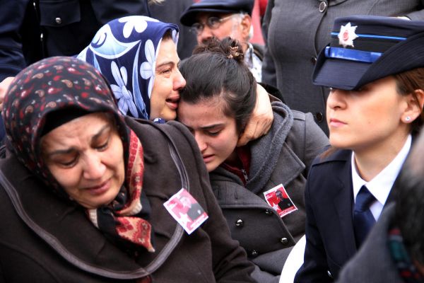 Hayatını kaybeden Polis, Son Yolculuğuna Uğurlandı galerisi resim 5