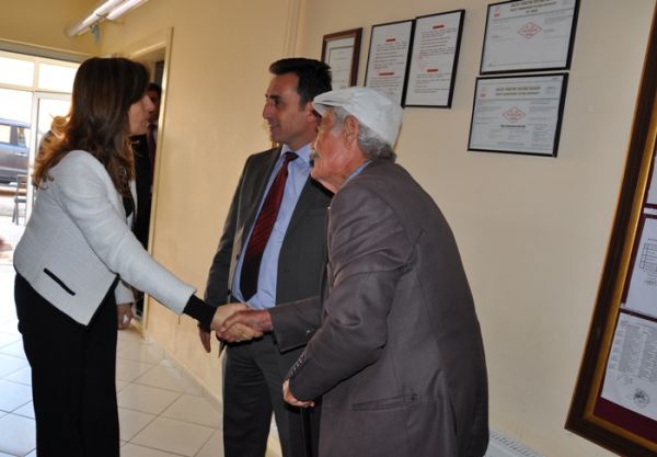 Başkan Edibe Şahin yaşlıları ziyaret etti galerisi resim 3