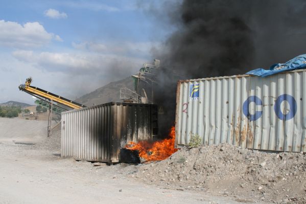 Baraj Protestosunda, Şantiye Konteynırları Ateşe V galerisi resim 2