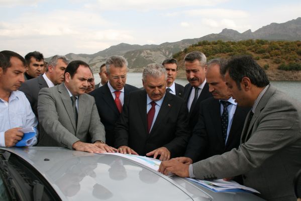 Bakan Yıldırım, köprü yapılacak alanı inceledi galerisi resim 1