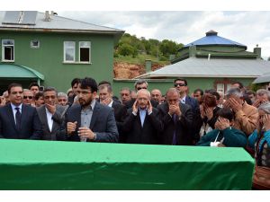 Kılıçdaroğlu, Amcasının Cenazesine Katıldı