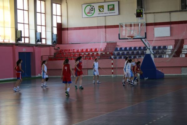 BASKETBOL YARI FİNALLERİ SONA ERDİ galerisi resim 3