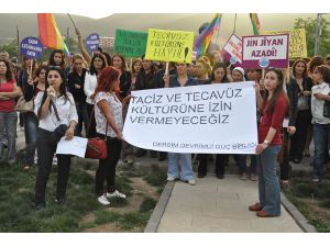Taciz, şiddet ve tecavüz protestosu