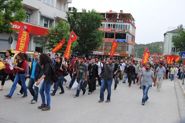 5 kadının cenazesi defnedildi galerisi resim 1