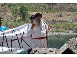 Alevi Dedesinden Baraj Yapanlara Beddua