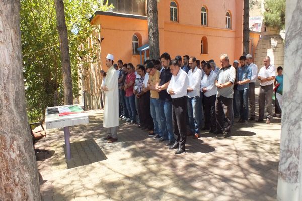 İsrail'in Gazze'ye saldırılarının protesto edilmes galerisi resim 1