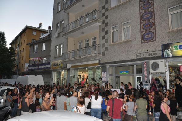 Kadın katliamlarını yürüyüşle protesto etti galerisi resim 4