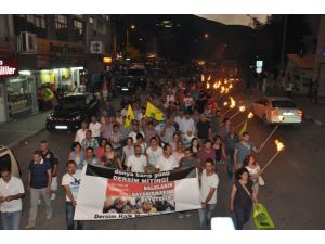 Tunceli'de Mumlar Barışa Yakıldı