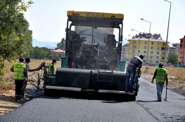 Asfalt çalışmaları tüm hızıyla sürüyor galerisi resim 3