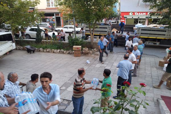 Rojova ve Şengal’e üçüncü yardım TIR’ı yola çıktı galerisi resim 3