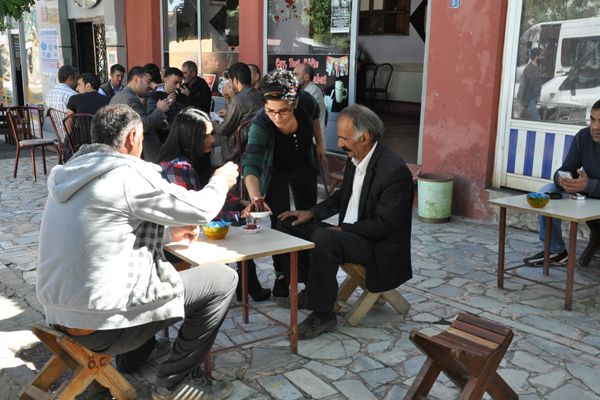 Tunceli'de "ana-kız kahvehanesi" ilgi görüyor galerisi resim 2