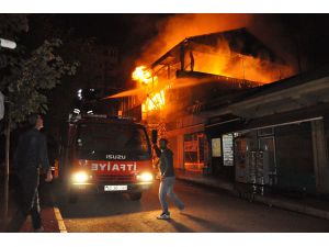 Tunceli'de 2 birane ateşe verildi