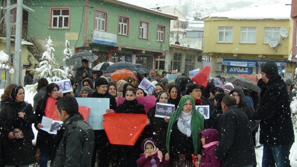 Mazgirt, Özgecan için yürüdü galerisi resim 1