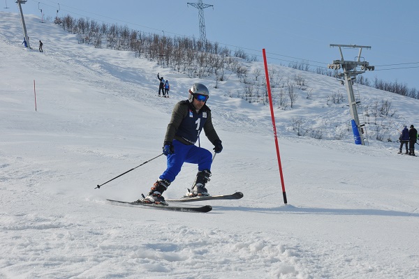 Ovacık'ta kayaklı koşu yarışı gerçekleşti galerisi resim 1