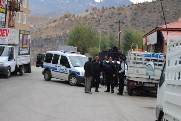 Kadın garsonların kaldığı yere bomba galerisi resim 1