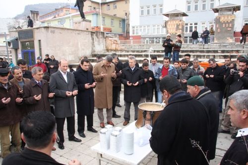 İl Müftülüğü Muharrem Ayı Nedeniyle Aşure Dağıttı galerisi resim 2