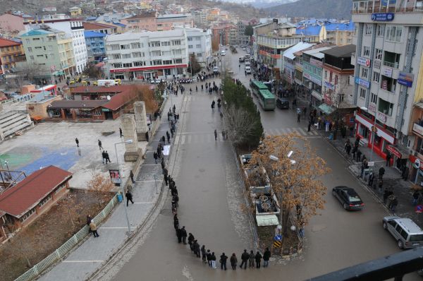 Tunceli'de Adalet ve Barış için, insan zinciri galerisi resim 1