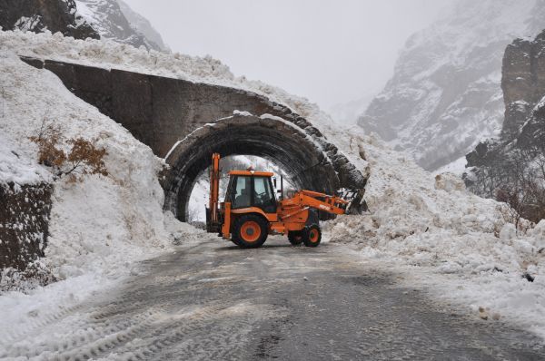 Tunceli'de 179 Köy Yolu Ulaşıma Kapandı galerisi resim 3