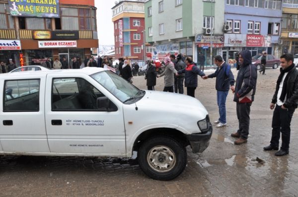 İşlerine son verilen kadınlar Yolu Trafiğe kapattı galerisi resim 2