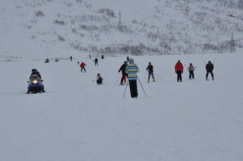 Vali Taşkesen, Ovacıklılarla Birlikte Kayak Yaptı galerisi resim 3