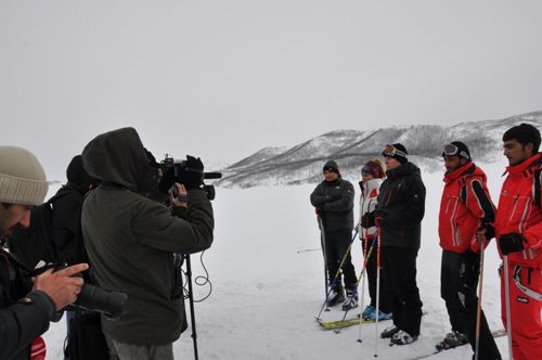 Vali Taşkesen, Ovacıklılarla Birlikte Kayak Yaptı galerisi resim 8