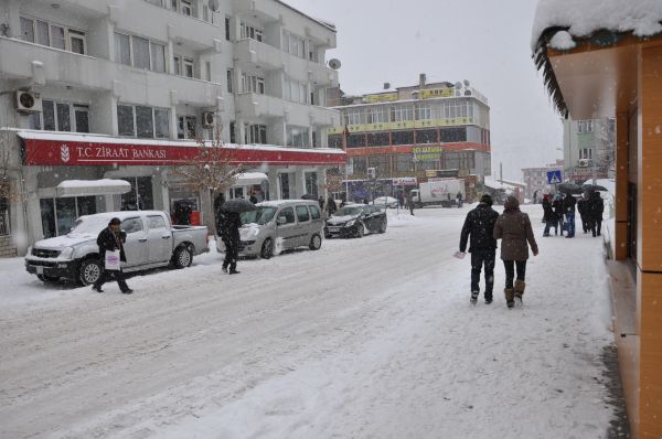 Tunceli’de yoğun kar yağışıyla birlikte oluşan gör galerisi resim 1